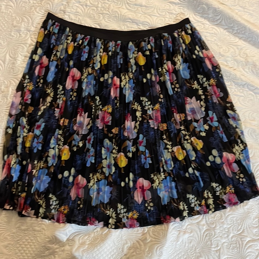 Ava & Viv Skirt